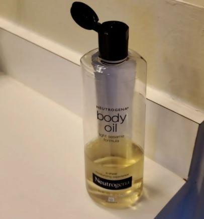 Neutrogena body oil