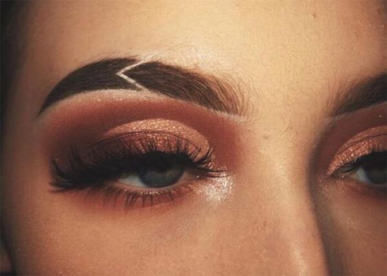 Eyebrow Slits trend