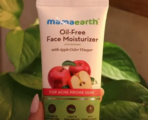 Mamaearth face wash for acne prone skin