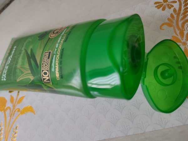 wow aloe vera face wash review