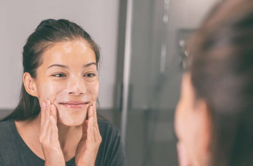 14 Best Face Wash for Oily Skin in India