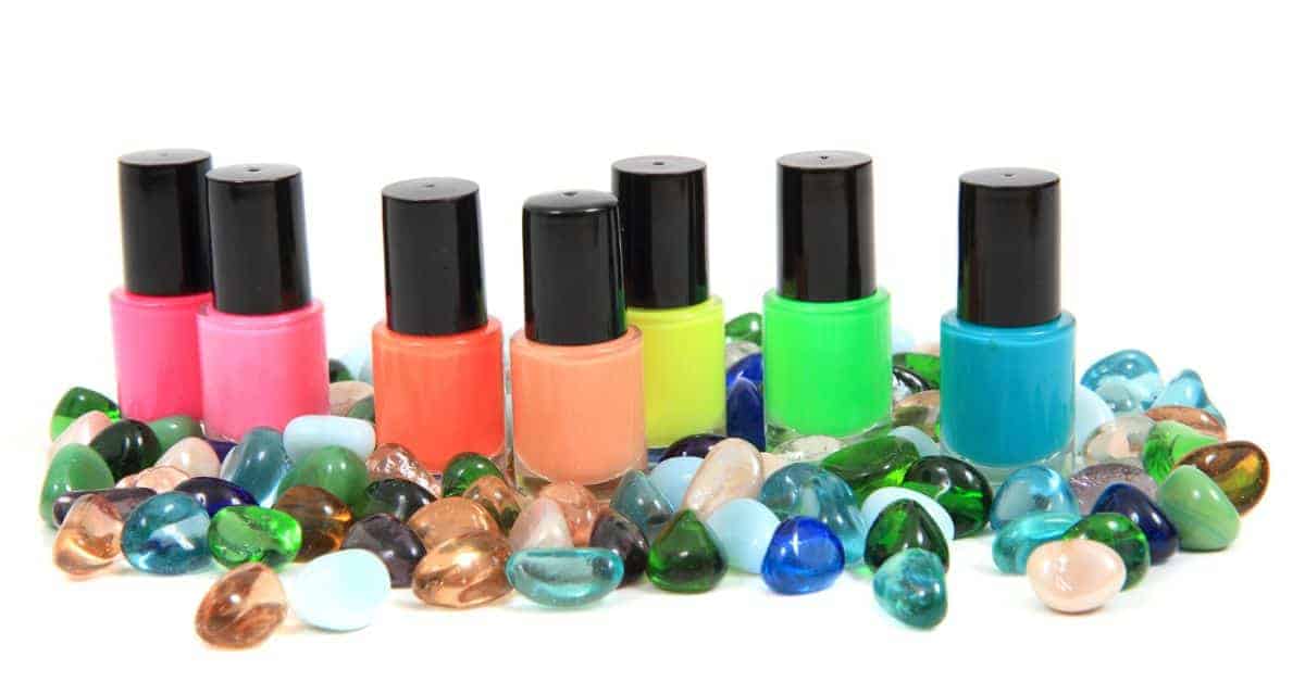 How to Сhoose a Nail Polish Color